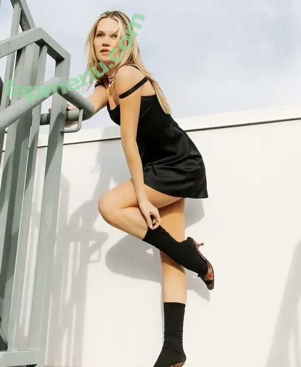 Kelli Berglund nude photo #0265 (kelliberglund)