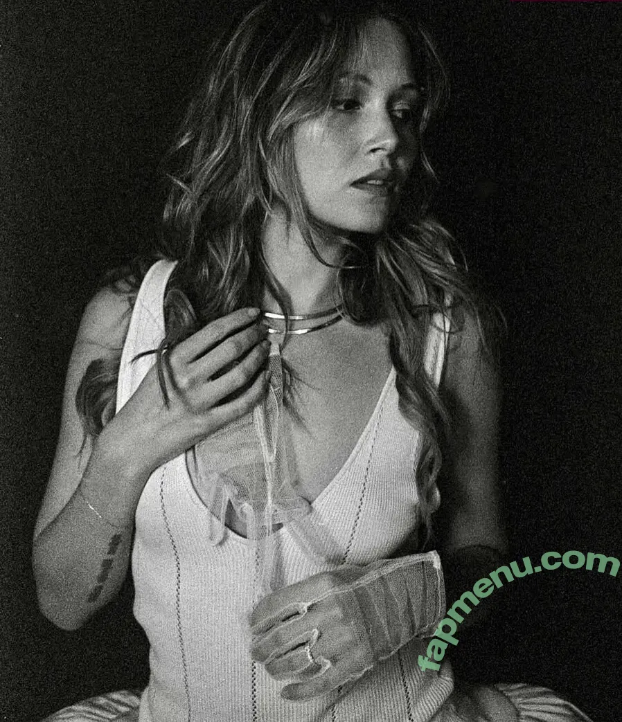 Kelli Berglund nude photo #0350 (kelliberglund)