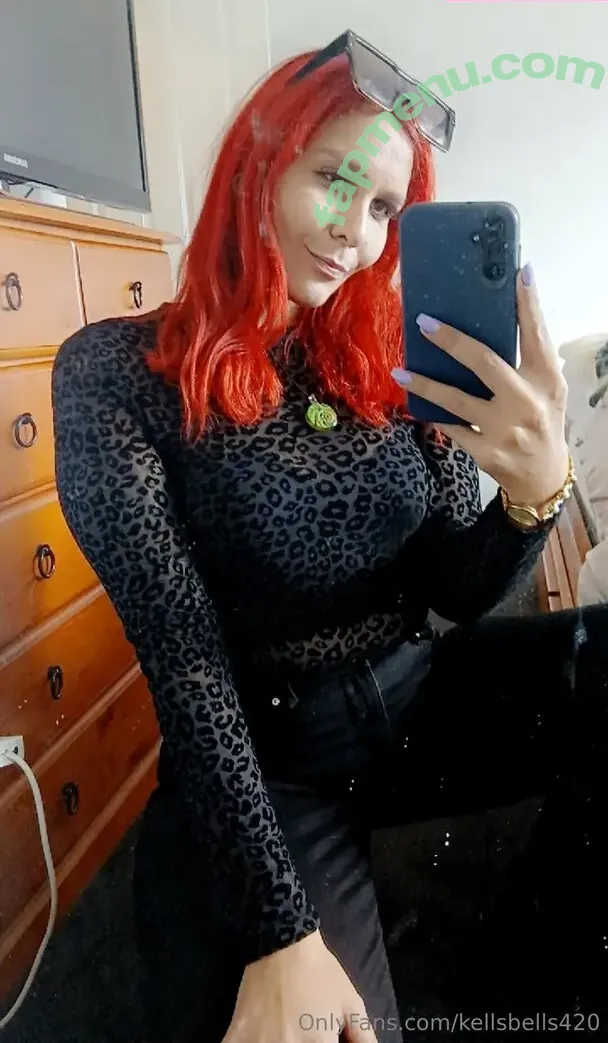 kellsbells420 nude photo #0006 (__ohsokells__)