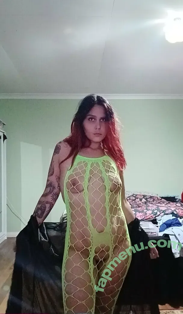 kellsbells420 nude photo #0009 (__ohsokells__)