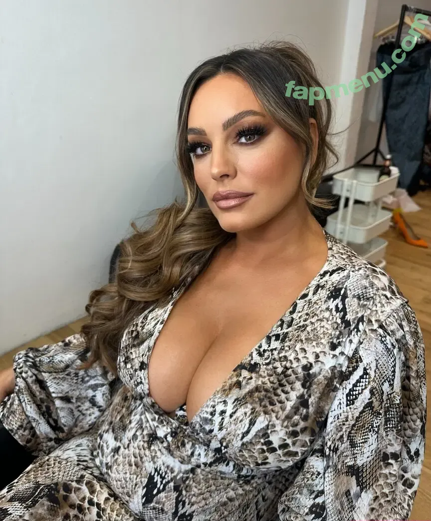 Kelly Brook nude photo #1695 (IAMKELLYBROOK / iamkb / kelly-brook)