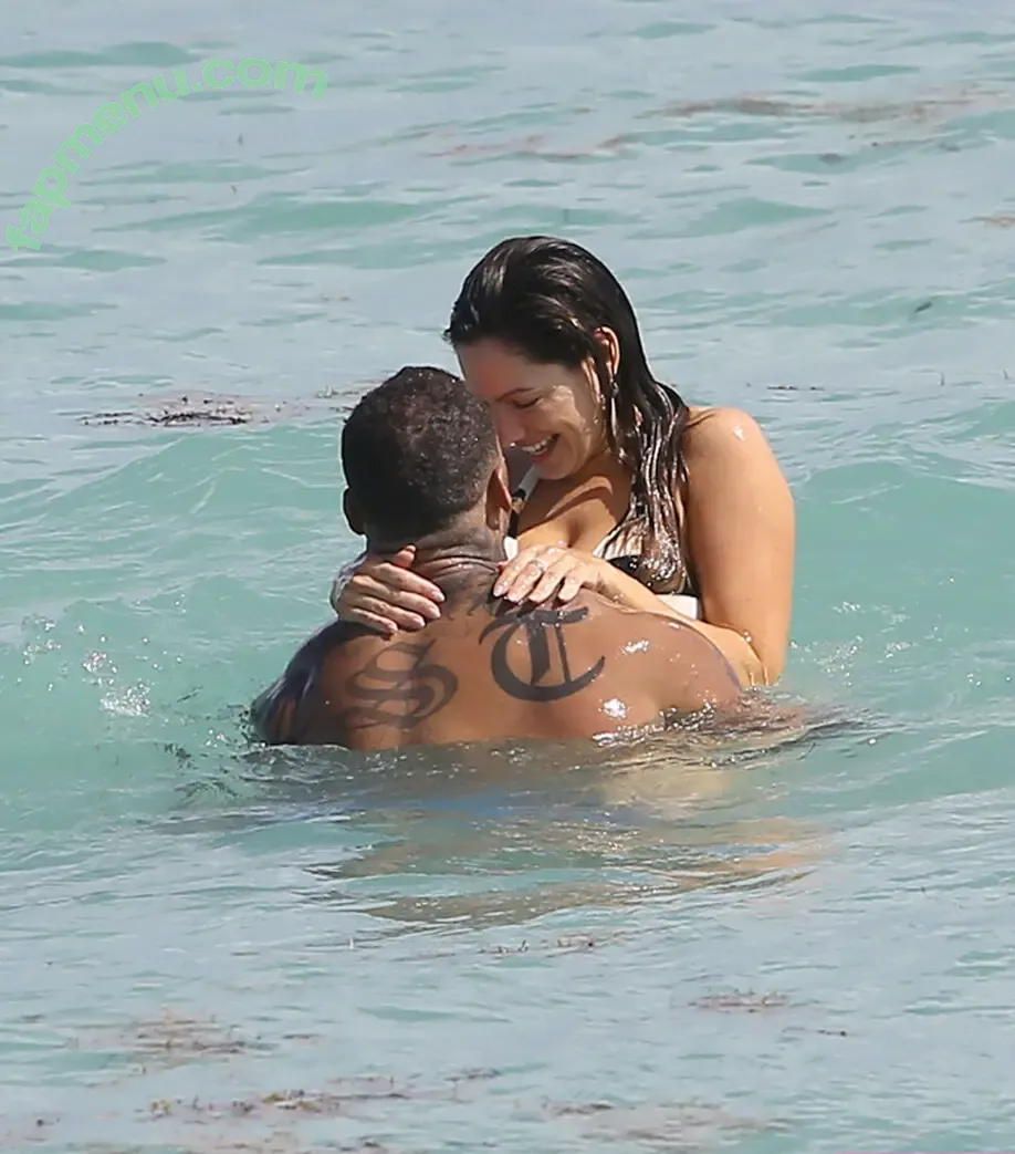 Kelly Brook nude photo #1866 (IAMKELLYBROOK / iamkb)