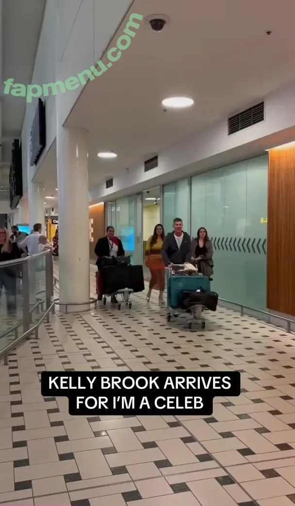 Kelly Brook nude photo #1947 (IAMKELLYBROOK / iamkb)