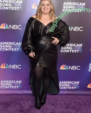 Kelly Clarkson / kellyclarkson nude photo #0051