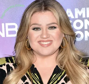 Kelly Clarkson / kellyclarkson nude photo #0054