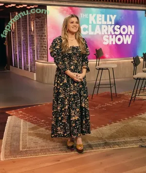 Kelly Clarkson / kellyclarkson nude photo #0057