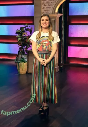 Kelly Clarkson / kellyclarkson nude photo #0061