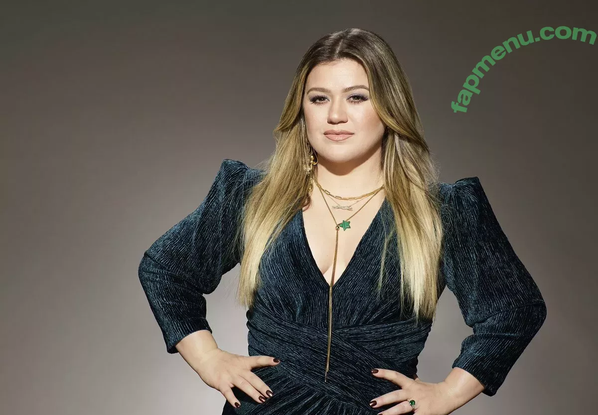 Kelly Clarkson nude photo #0005 (kellyclarkson)