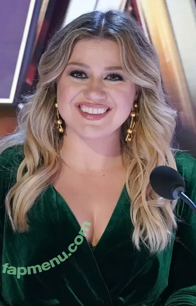 Kelly Clarkson nude photo #0044 (kellyclarkson)