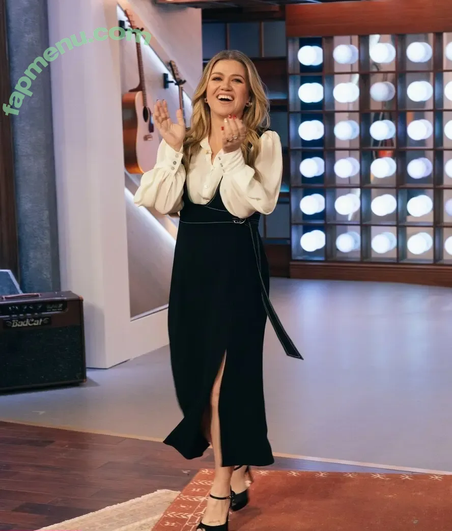 Kelly Clarkson nude photo #0056 (kellyclarkson)