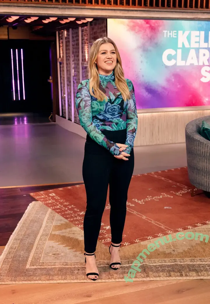Kelly Clarkson nude photo #0064 (kellyclarkson)