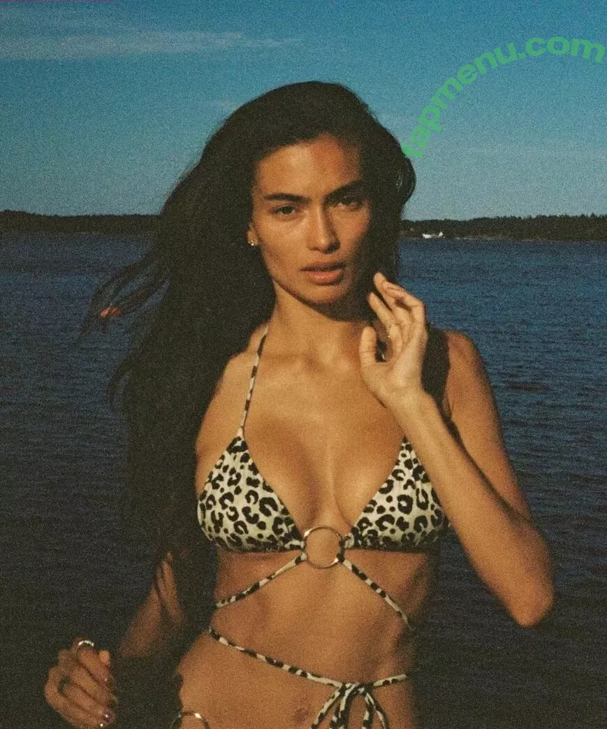 Kelly Gale nude photo #0073 (kellybellyboom / kellygale)