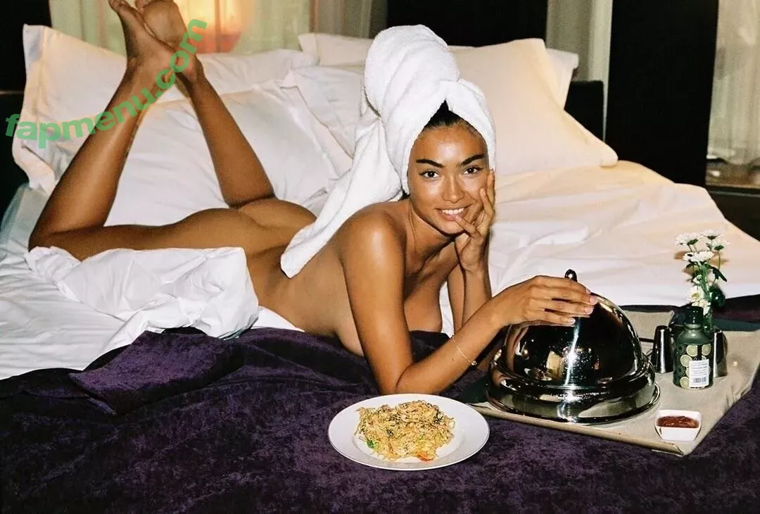 Kelly Gale nude photo #0240 (kellybellyboom / kellygale)