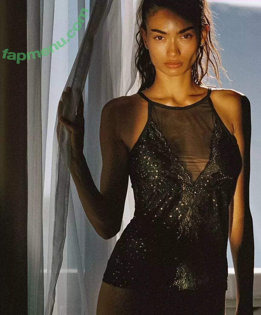 Kelly Gale nude photo #0329 (kellybellyboom / kellygale)