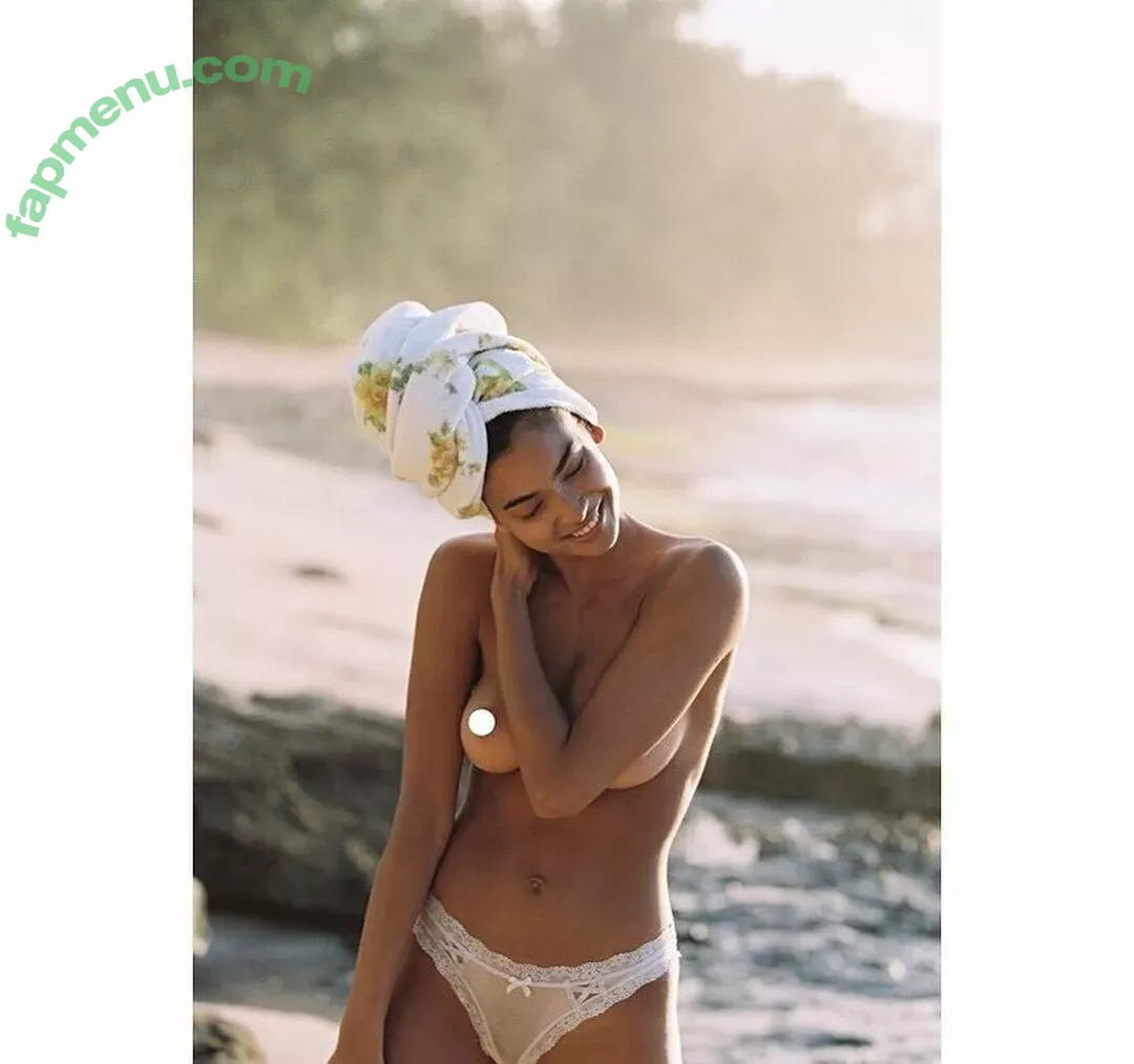 Kelly Gale nude photo #1011 (kellybellyboom / kellygale)