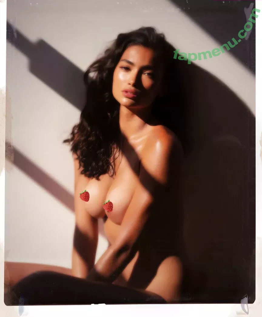 Kelly Gale nude photo #1014 (kellybellyboom)