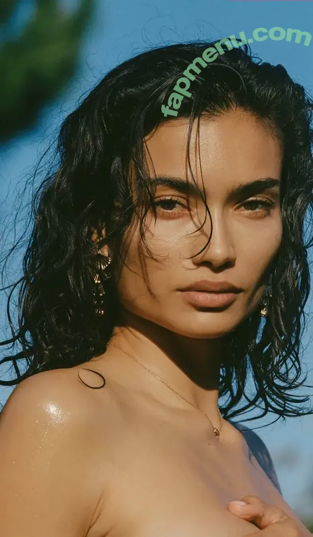 Kelly Gale nude photo #1167 (kellybellyboom / kellygale)