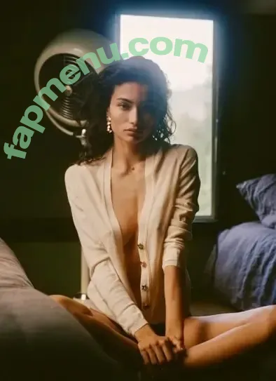 Kelly Gale nude photo #1231 (kellybellyboom / kellygale)