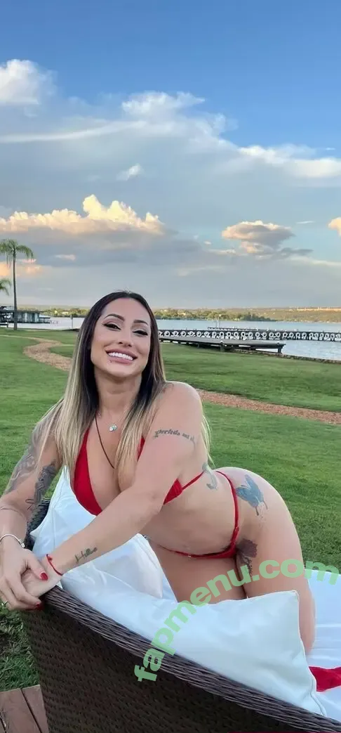 Kelly Holliver nude photo #0105 (kellyholliver)