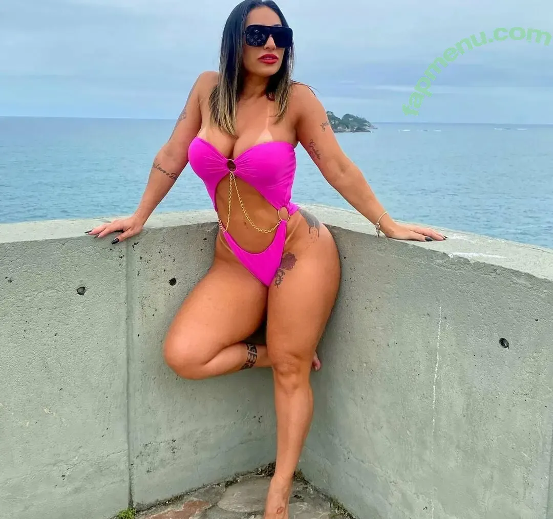 Kelly Holliver nude photo #0110 (kellyholliver)