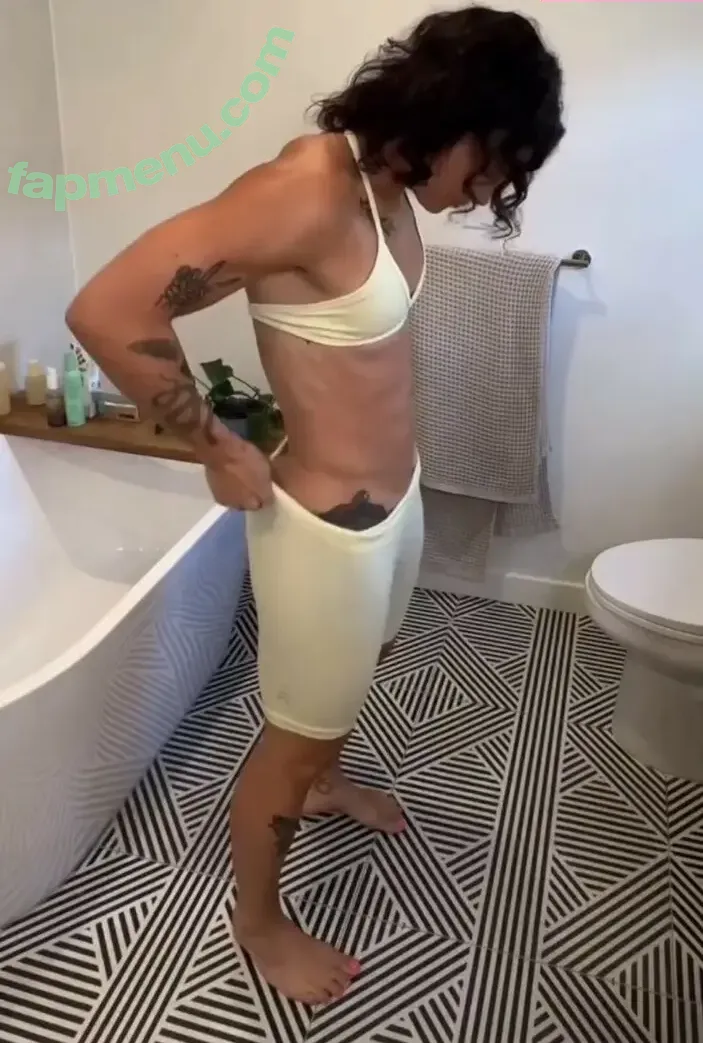 Kelly Matthews nude photo #0090 (kellylmatthews)