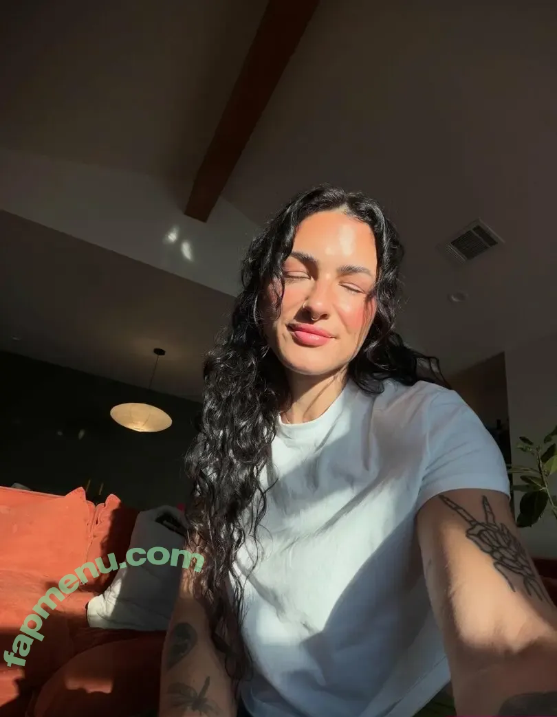 Kelly Matthews nude photo #0215 (kellylmatthews)