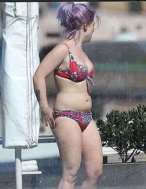 Kelly Osbourne / KellyOsbourne nude photo #0003