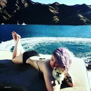 Kelly Osbourne / KellyOsbourne nude photo #0004