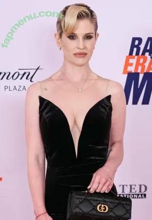 Kelly Osbourne / KellyOsbourne nude photo #0200