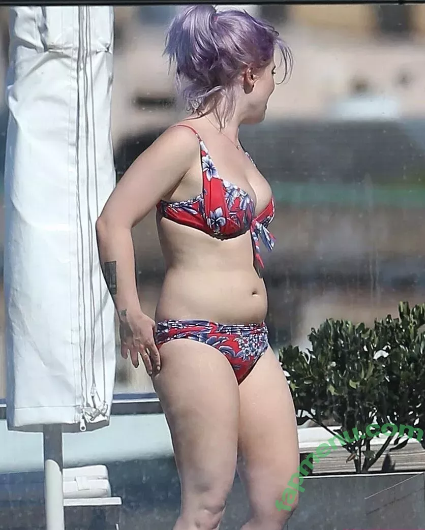 Kelly Osbourne nude photo #0003 (KellyOsbourne)