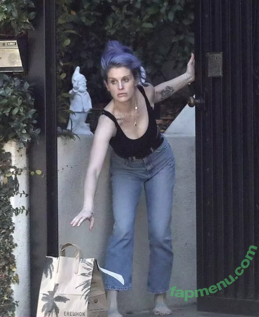 Kelly Osbourne nude photo #0021 (KellyOsbourne)