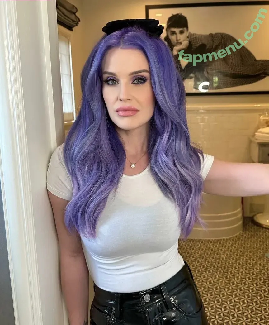 Kelly Osbourne nude photo #0162 (KellyOsbourne)