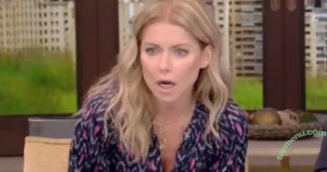 Kelly Ripa / kellyripa nude photo #0089