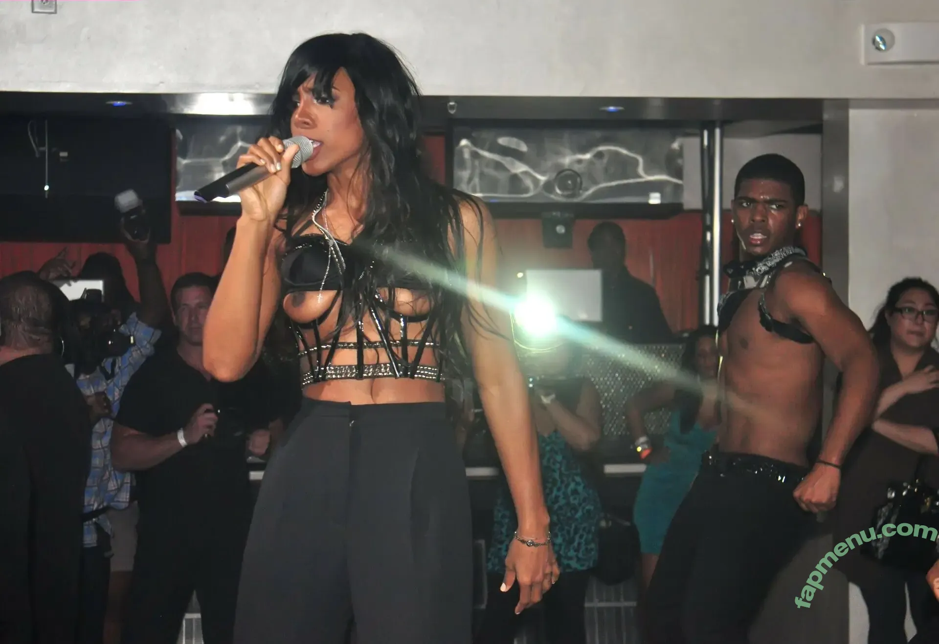 Kelly Rowland nude photo #0064 (KELLYROWLAND)