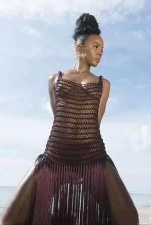 Kelly Rowland / kellyrowland / morenapieldefuego nude photo #0020