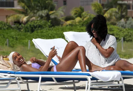 Kelly Rowland / kellyrowland / morenapieldefuego nude photo #0203