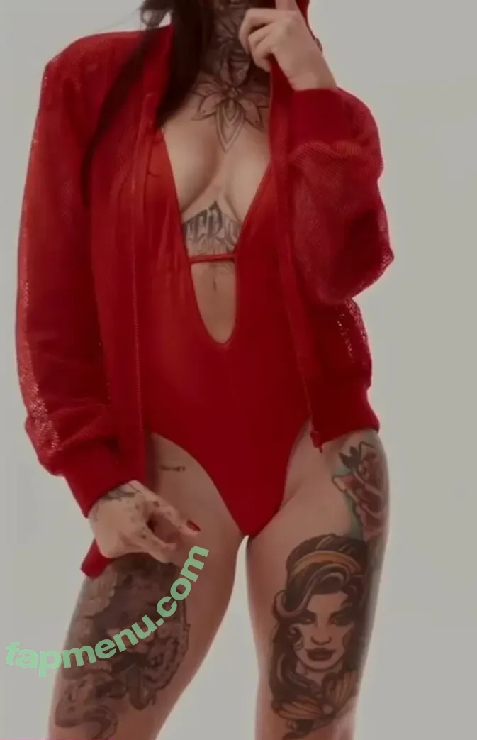 Kelly Winstanley nude photo #0030 (prettyfitanddeadly)