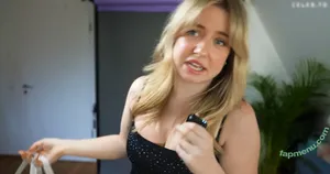 KellyMissesvlog / ajandkelz nude photo #0308