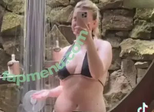 KellyMissesvlog / ajandkelz nude photo #0313