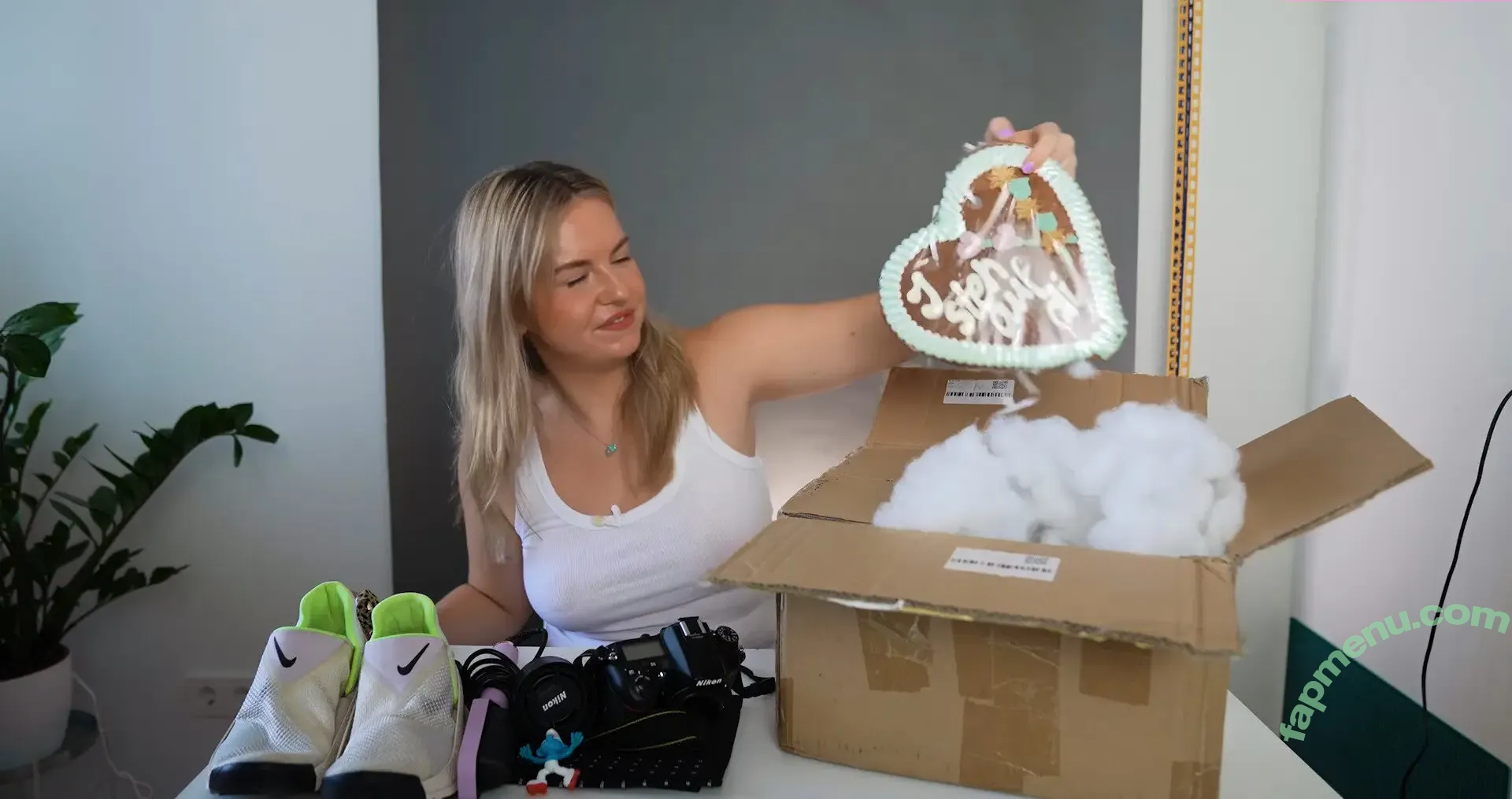 KellyMissesvlog nude photo #0260 (ajandkelz)