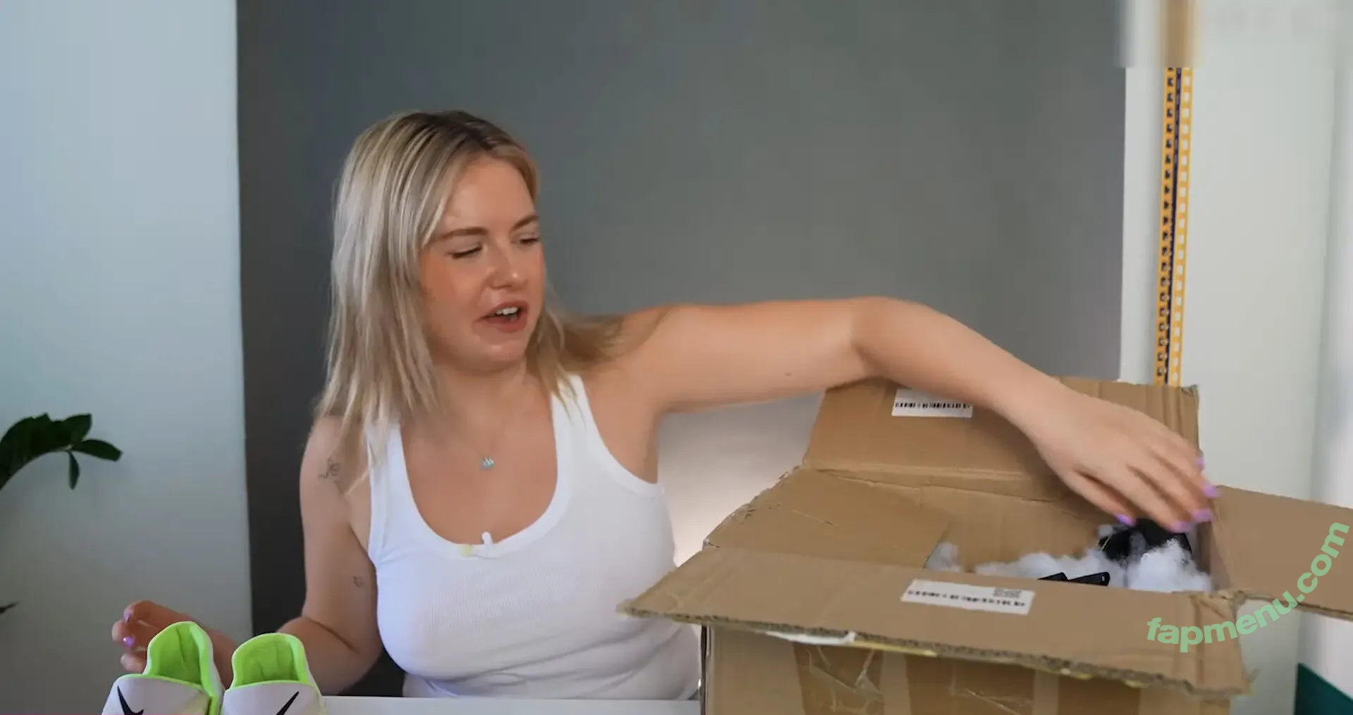 KellyMissesvlog nude photo #0270 (ajandkelz)
