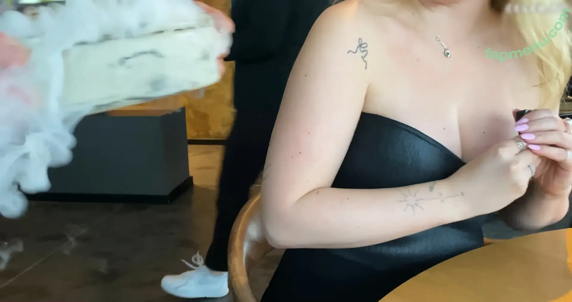 KellyMissesvlog nude photo #0440 (ajandkelz)