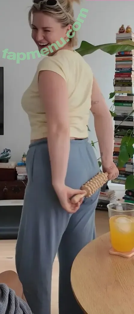 KellyMissesvlog nude photo #0600 (ajandkelz)