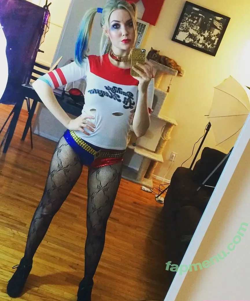 Kelsey Cook nude photo #0020 (KelseyCook / kelseycookcomedy)