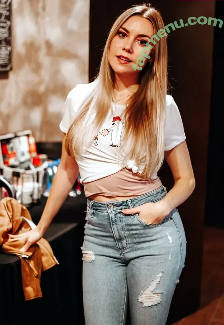 Kelsey Cook nude photo #0046 (KelseyCook / kelseycookcomedy)