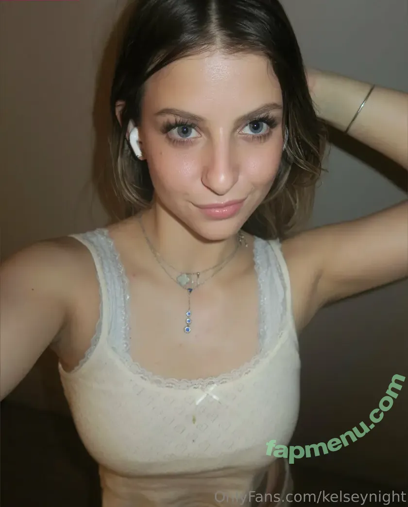 kelseynight nude photo #0029 (jeweledgreen)
