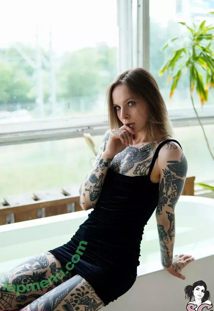 kelsomasha nude photo #0010 (Tattooed Russian)