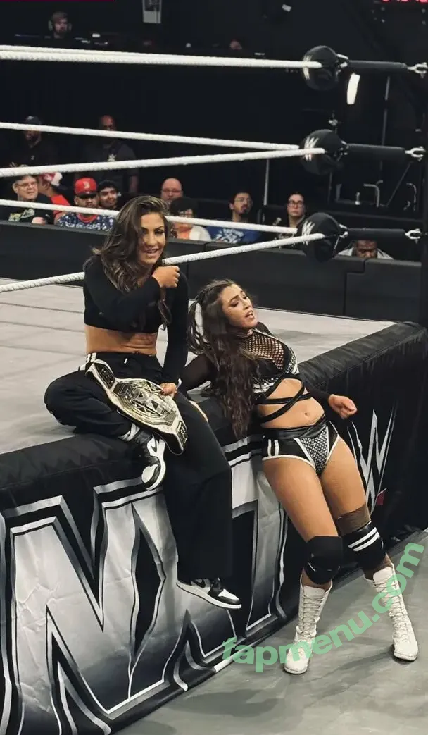 Kendal Grey nude photo #0157 (Peyton Prussin / kendalgreywwe)