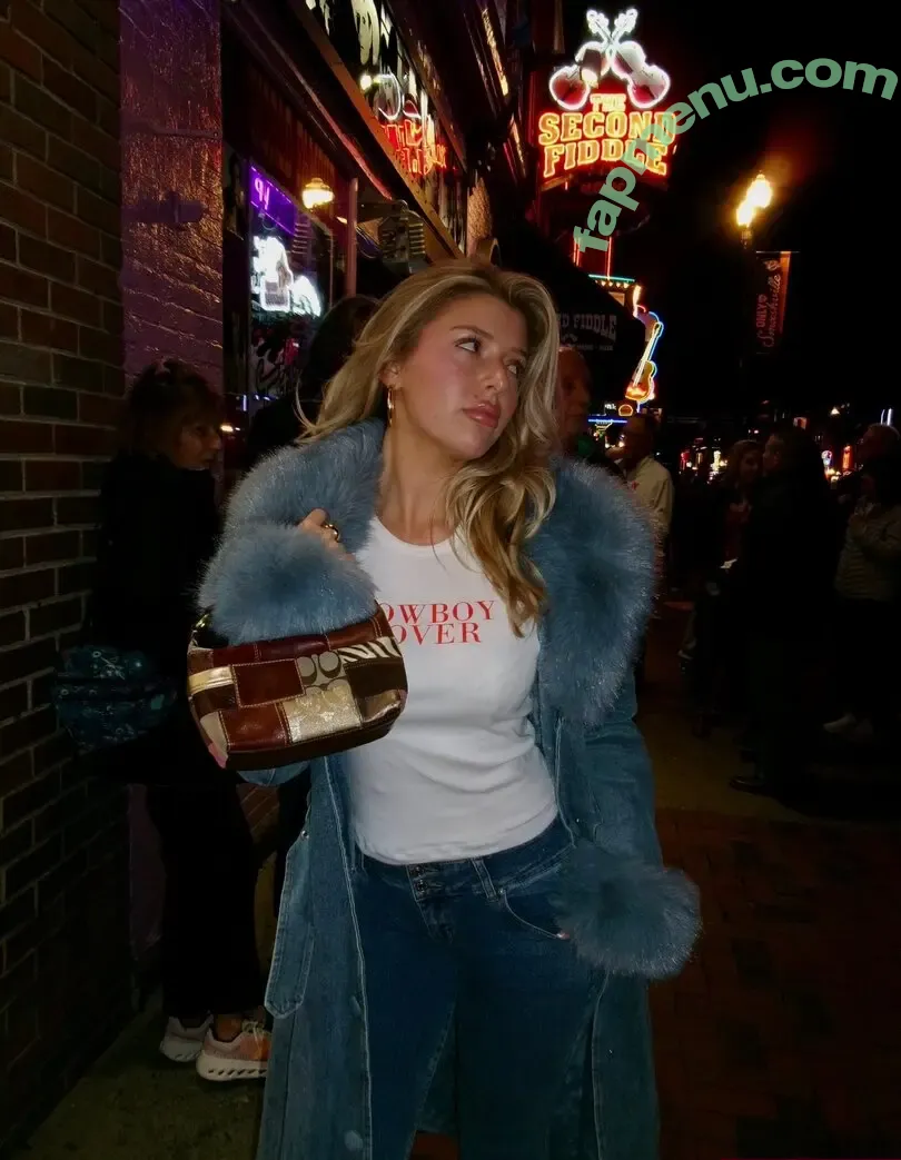 Kendall Arrington nude photo #0136 (k_arrington / kendall_arrington)