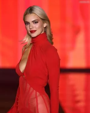 Kendall Jenner / KendallJenner nude photo #3821